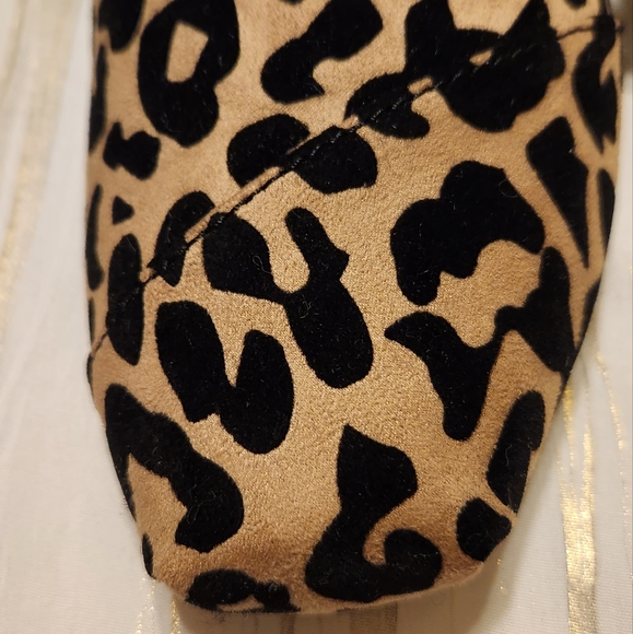 Leopard print Toms 7.5 flat shoes - Picture 5 of 5